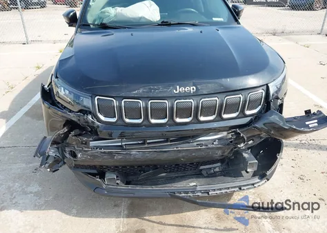 2022 Jeep Compass Latitude 4X4 z USA, uszkodzony, nr VIN 3C4NJDBB5NT207485